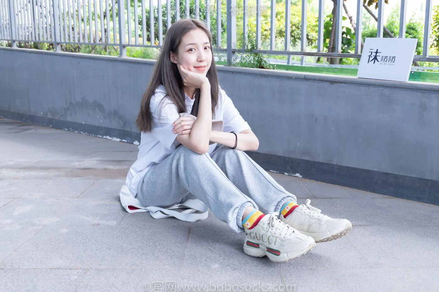 [BoBoSocks袜啵啵]NO.012 泡芙-运动鞋、白棉袜、裸足 [132P]插图5